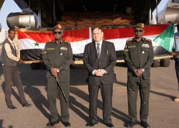 القوات المسلحة ترسل مساعدات إنسانية إلي سوريا