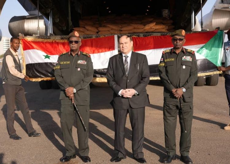 القوات المسلحة ترسل مساعدات إنسانية إلي سوريا