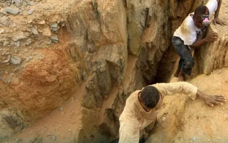 إنهيار منجم بوادي حلفا واستشهاد العشرات