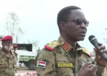 كباشي يبلغ دبلوماسي بالتزام الجيش بالعملية السياسية