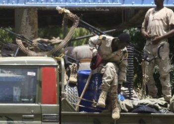 لا يزال التوتر بقاعدة مروي مستمراً