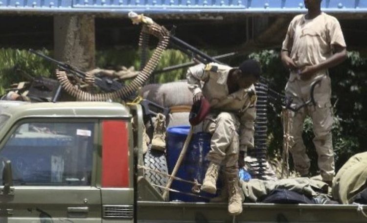 لا يزال التوتر بقاعدة مروي مستمراً